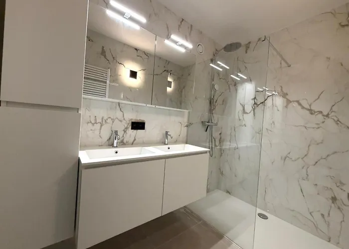 Renovated 3-bedroom With Amazing Sea View T169 *